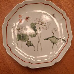 Single Lotus Plate from The Toscany Collection - Japan